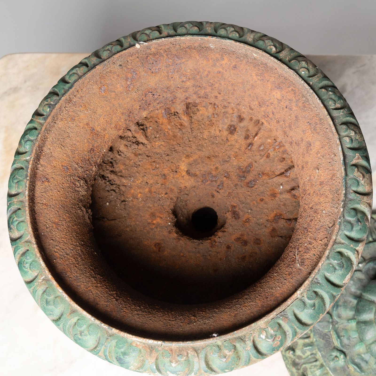 photo furniture Pair Of Antique Urns With The Original Lids