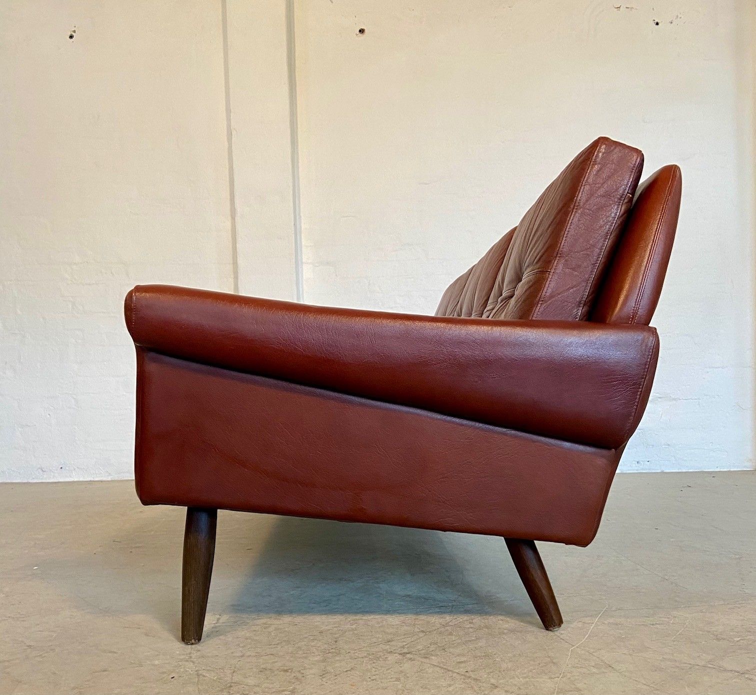 Svend Skipper  3 Person Sofa In Chestnut Brown  Leather 1960,S photo vintage