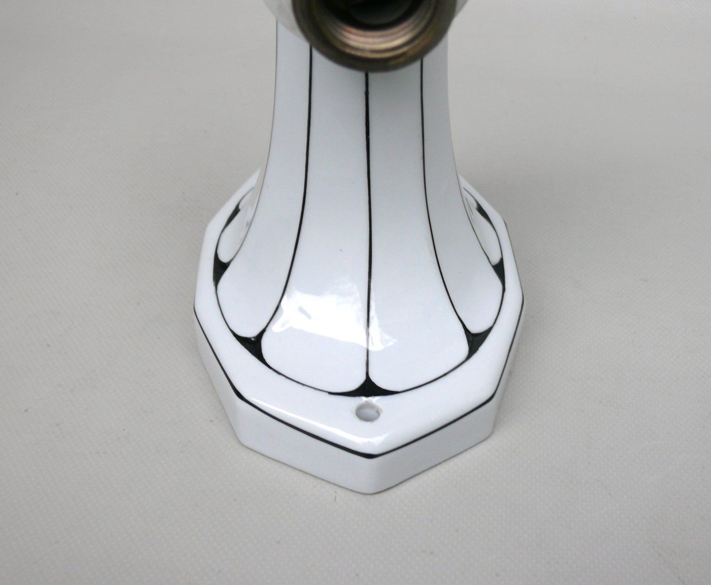 photo vintage German Wall Lamp In Porcelain And White Cased Glass, 1890s