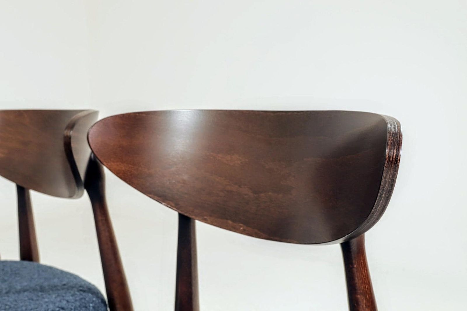 Modern Set Of 6 Dining Chairs, Blue Marine Bouclè And Dark Beech Wood photo vintage