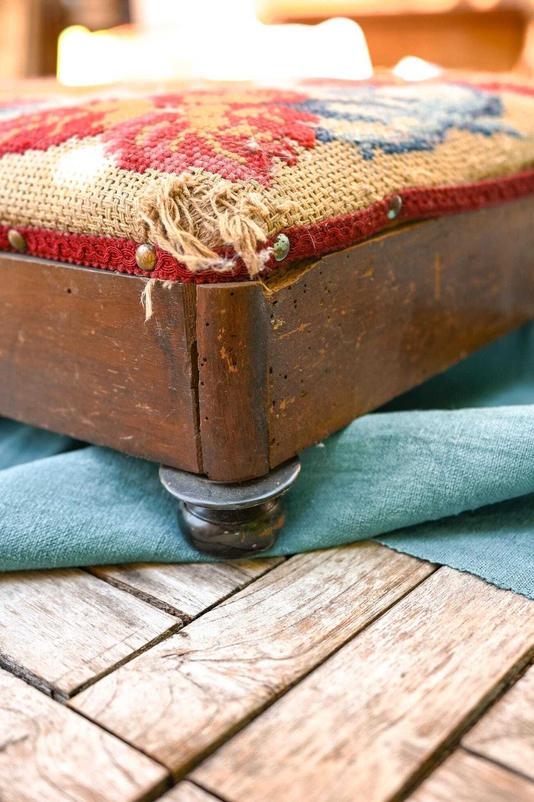 Antique Victorian Needlepoint Footstool | English Style | Floral Cross Stitch | Dark Wood | Ball Feet | 48x34x11cm photo vinterior