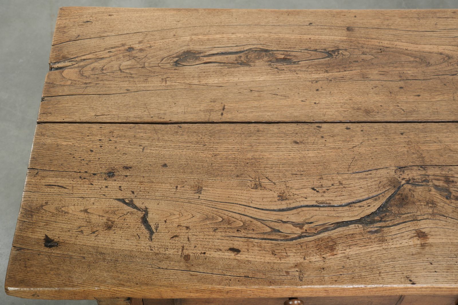Antique 18th Century Southern European Coffee Table Made Of Chestnut Wood, Featuring 2 Drawers With A Beautiful Patina. photo vinterior