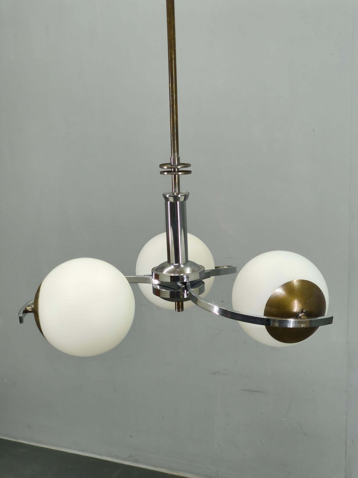 Tsjechische art deco kroonluchter in chroom en opaalwit glas, jaren 1930 photo for sale