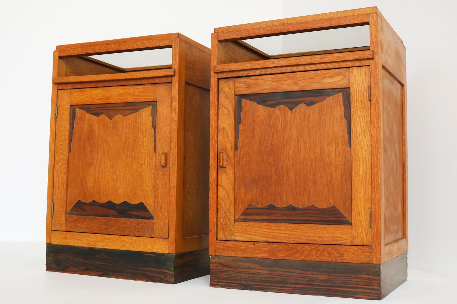 Pair Of Dutch Amsterdam School Bedside Tables 1920 Oak Glass Art Deco Nightstand photo vinterior