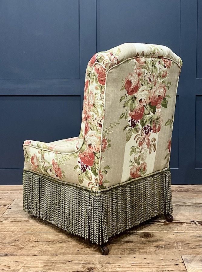A Handsome Antique Upholstered Nursing Chair photo vinterior