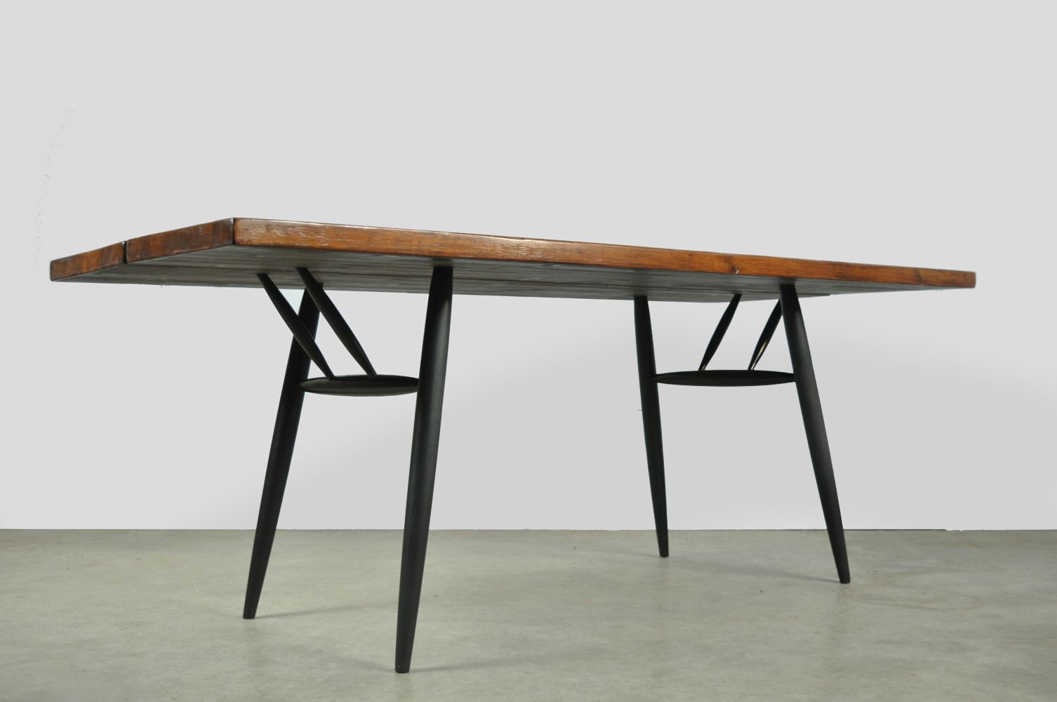 Scandinavisch Laukaan Puu "Pirkka" Tapiovaara eettafel, ca. jaren 1950 photo Meubels