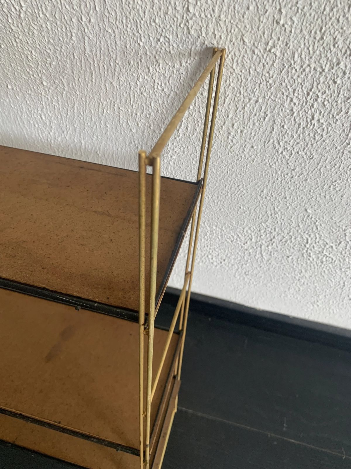 photo furniture Vintage 1960s String Wall Shelf In Gilded Wood   60 X 50 Cm