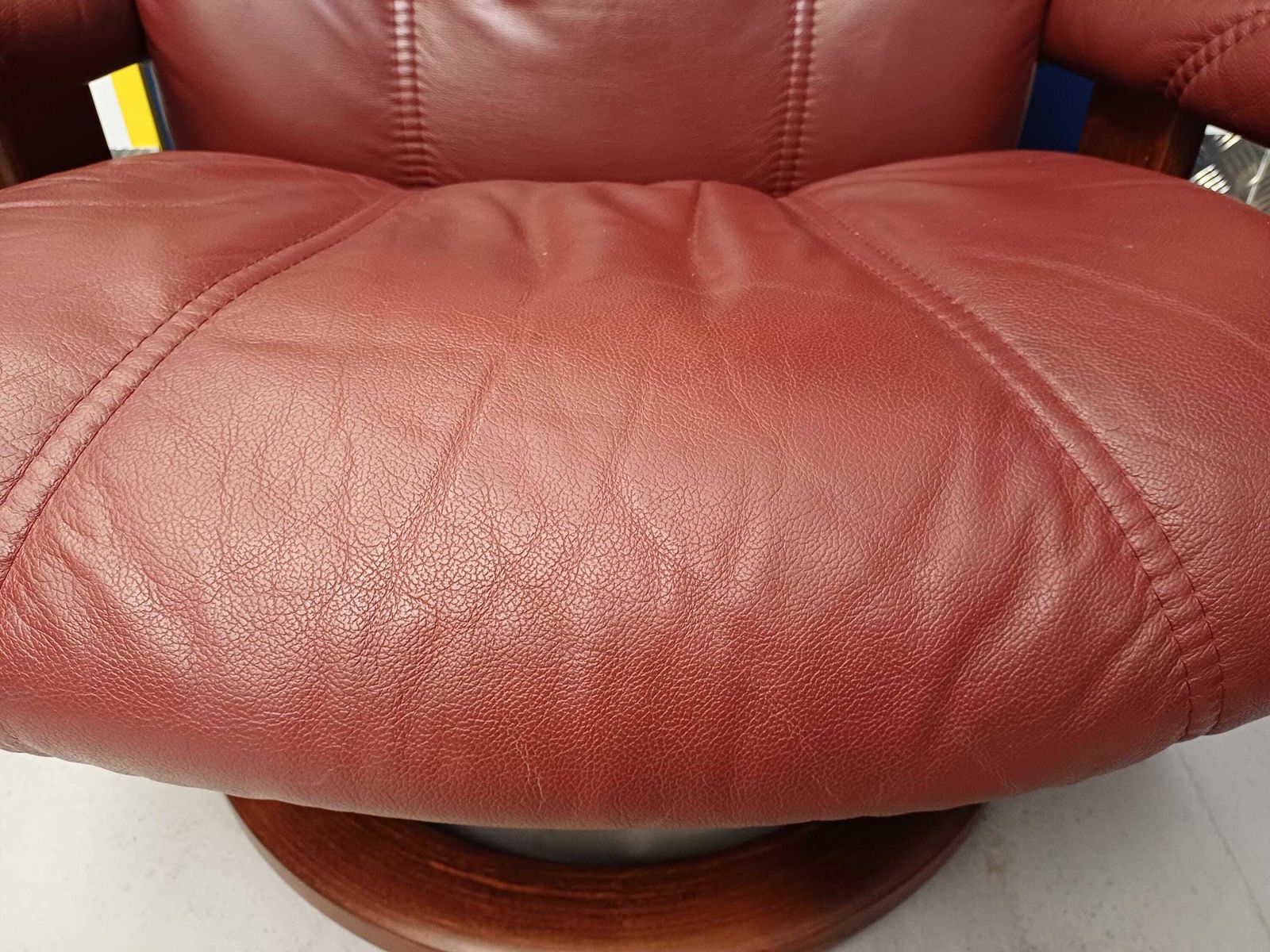 Ekornes Stressless Grey Leather Swivel Recliner Armchair & Footstool photo vinterior