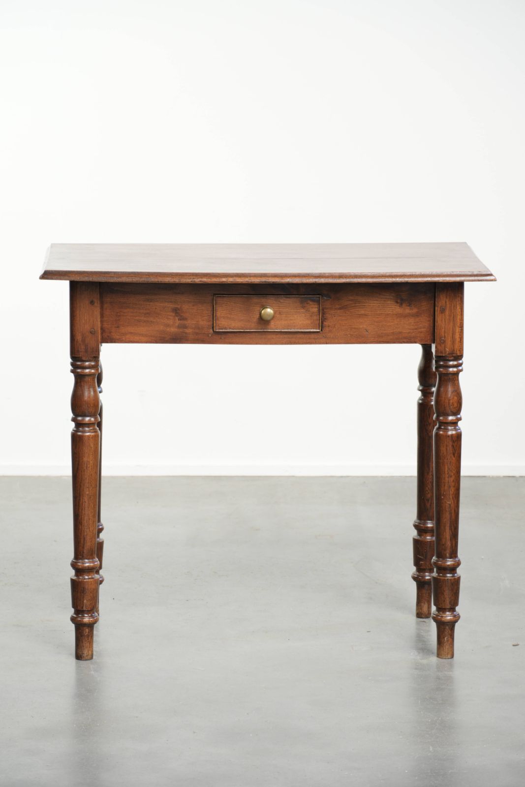 Antique English Oak Side Table/Hall/Corridor Table From The Early 19th Century With A Beautiful Appearance. photo furniture