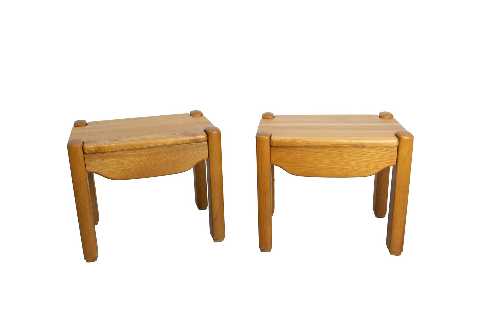Paire de tables de chevet françaises vintage de style Maison Regain, Charlotte Perriand, en orme, vers 1970 photo furniture