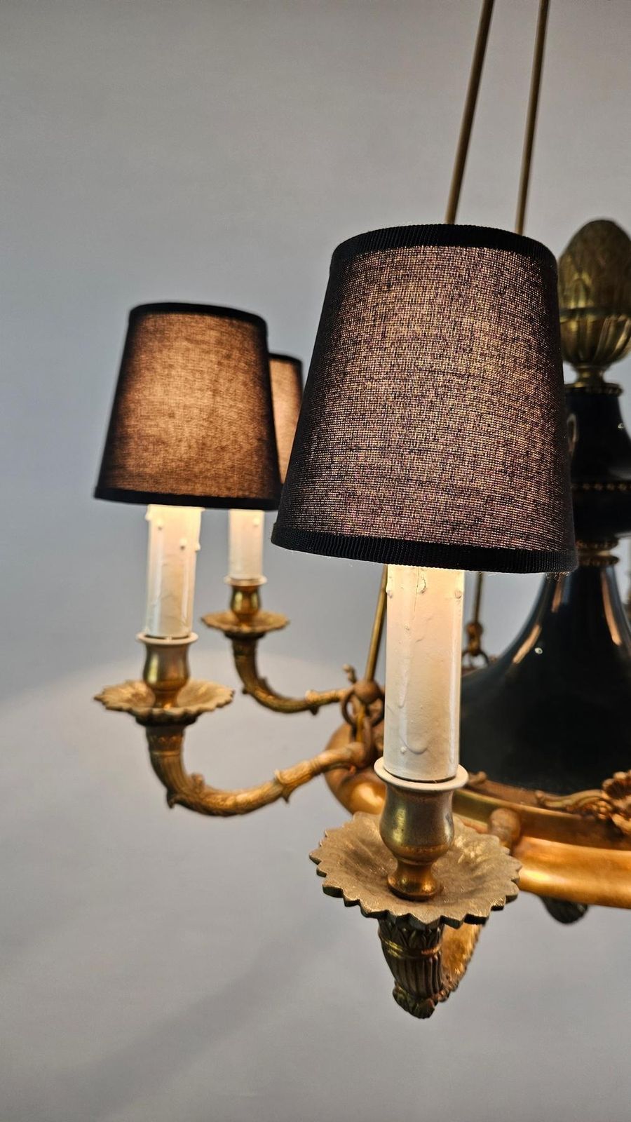 Lighting Large Italian Empire Style Chandelier With Tôle And Gilt Bronze Details, 1940s photo