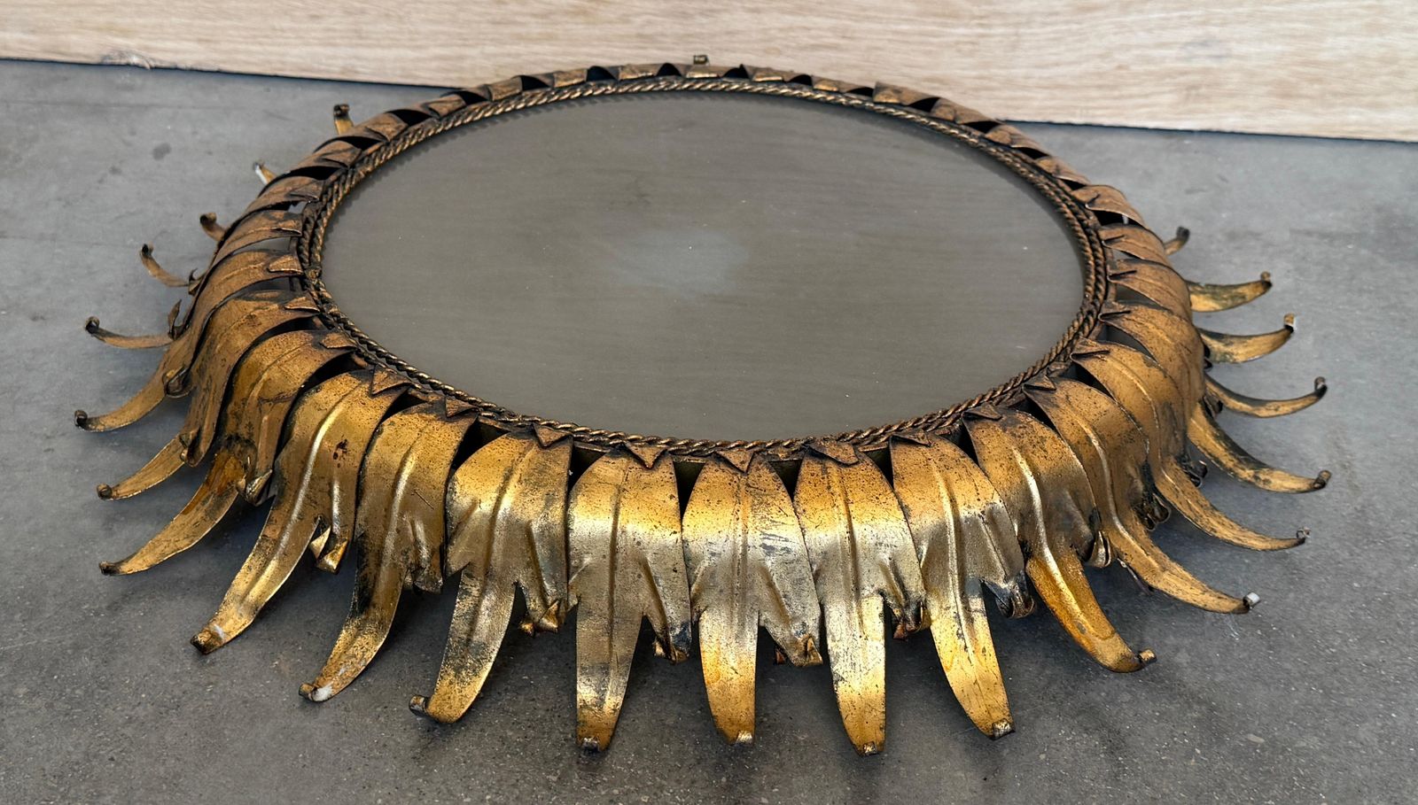 Applique soleil espagnole en fer doré, cadre à double rang de feuilles (ou miroir photo Luminaires