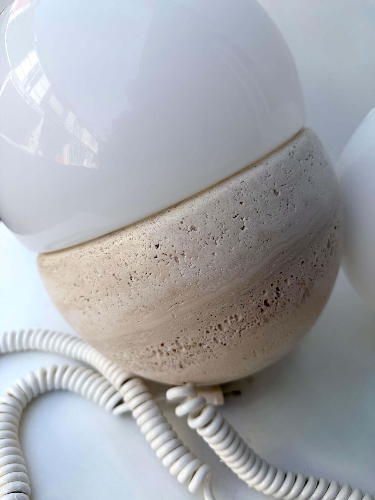 photo vinterior Pair Of Travertine And Opaline Glass Culbuto Lamps Italy, 1980s