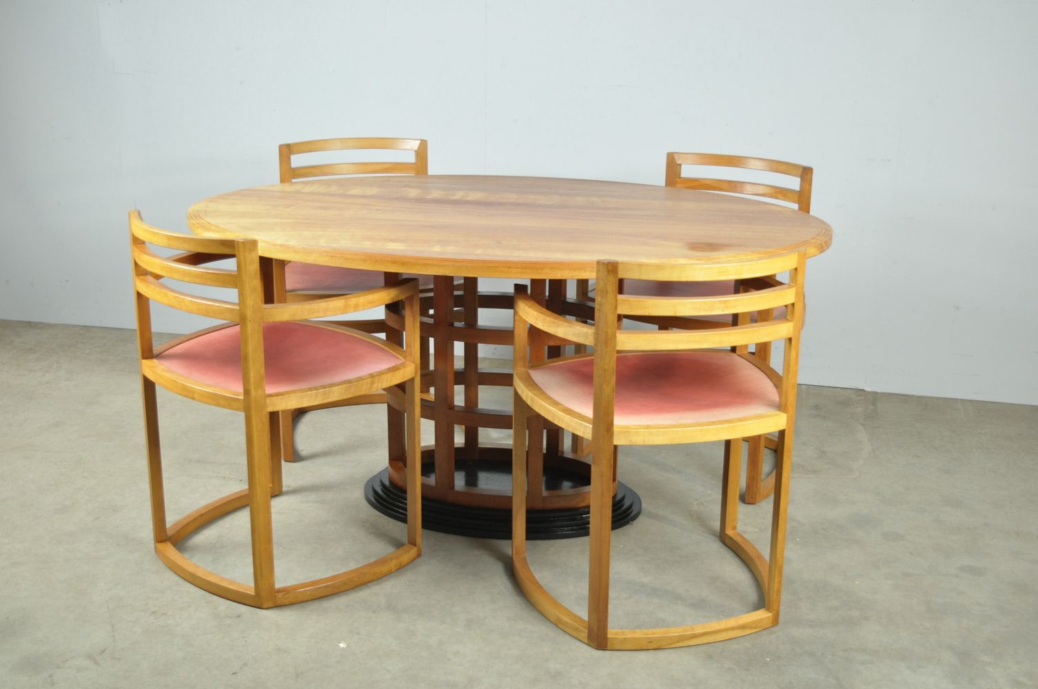 Bijzondere fruithouten eettafelset in art deco stijl, jaren 1980 photo 2450.0
