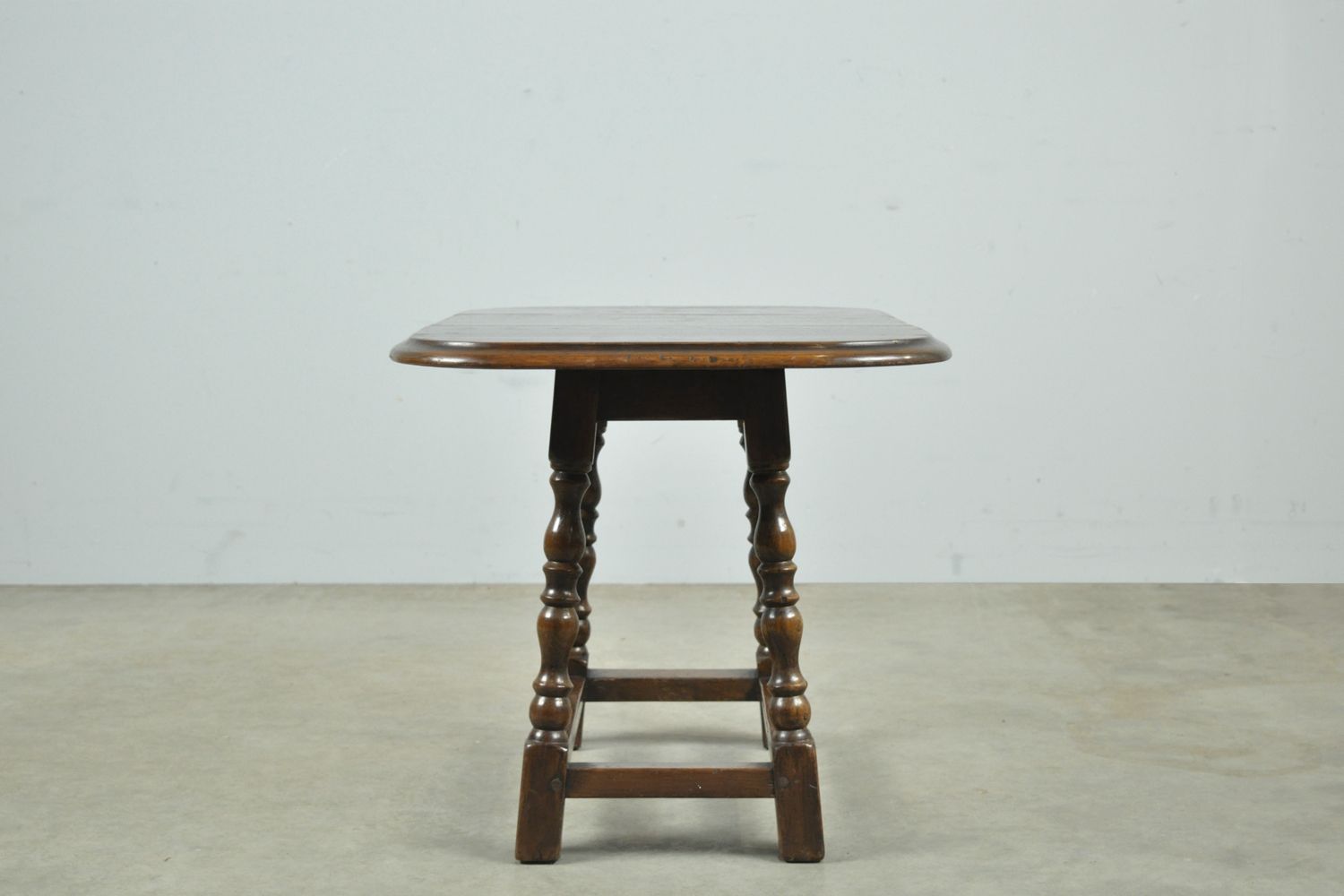 photo vinterior Young Antique Oak Drop Leaf Side Tables, Netherlands 1920s