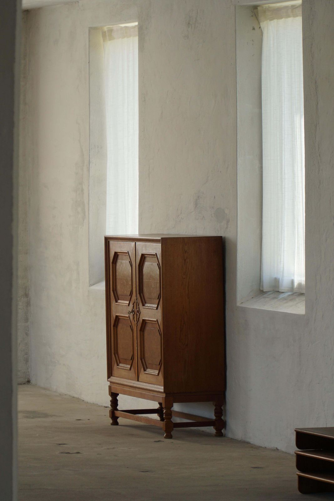 Danish Modern, Sclulptural Classic Cabinet In Oak And Burl Wood Veneer, 1950s photo Furniture