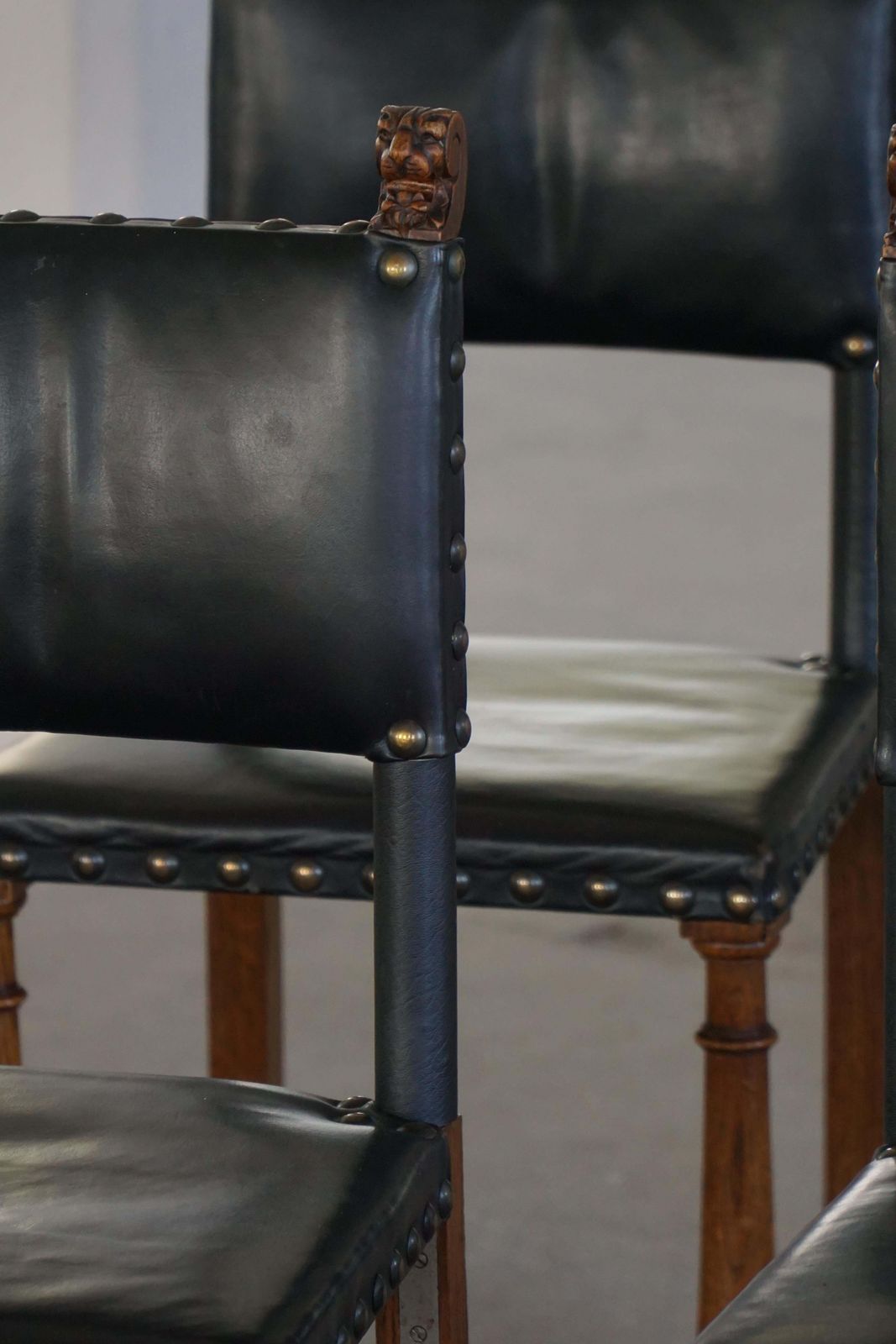 photo vinterior Set Of 8 Swedish Grace Dining Chairs, Leather & Carved Wood, Early 20th Century
