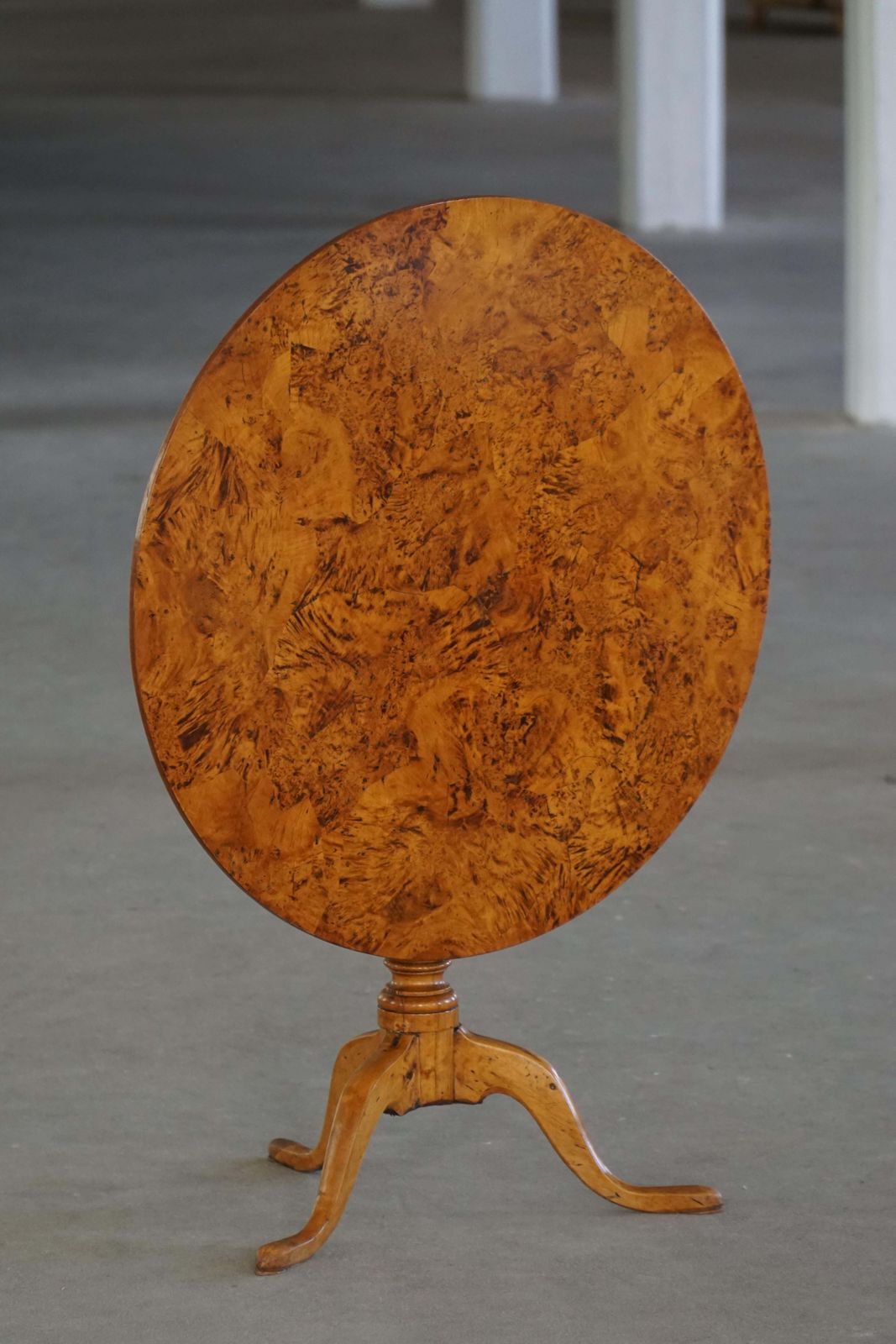 photo furniture Swedish Antique Burl Wood Tilt Top Table With Pedestal Base, Early 19th Century