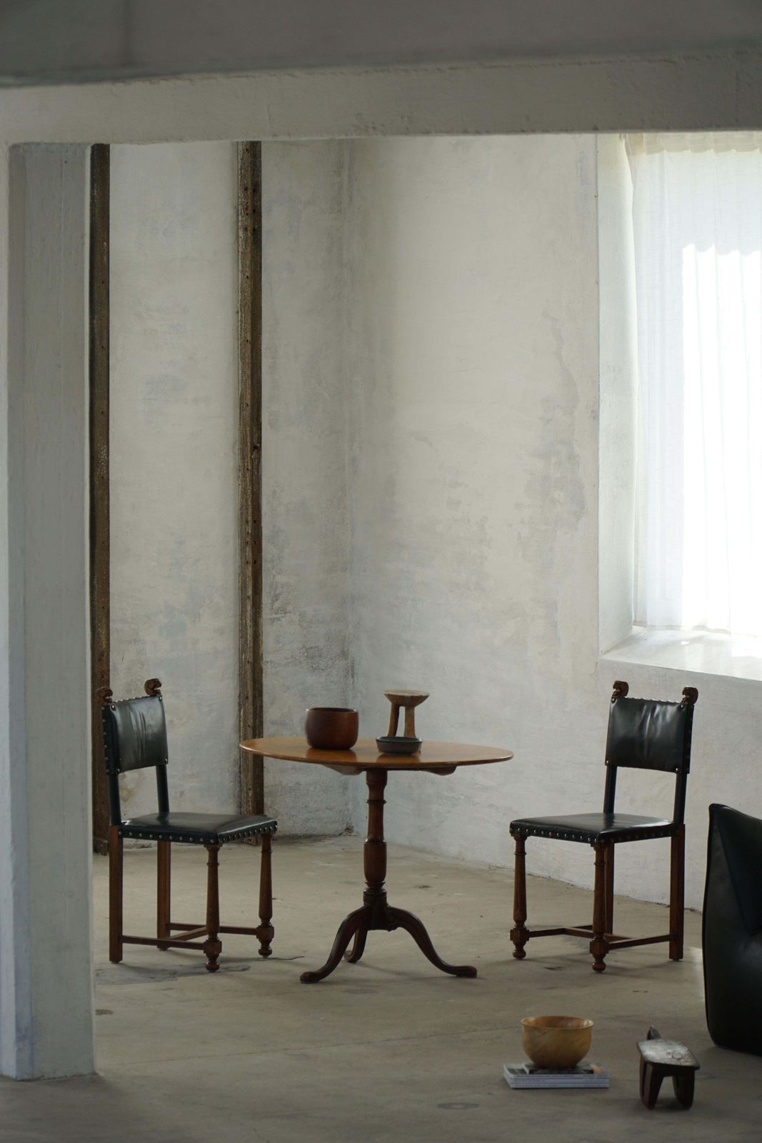 Early 19th Century, Swedish Antique Tilt Top Occasional Table In Burl Wood photo 1728.0