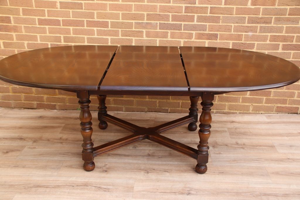 photo furniture Ercol Extendable Dining Table