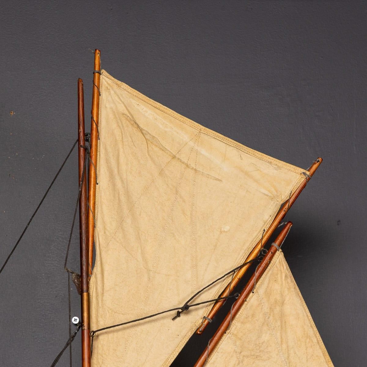 English Gaff Rigged Pond Yacht, Mahogany & Oak, Brass Fittings, 1930 photo Home Decor