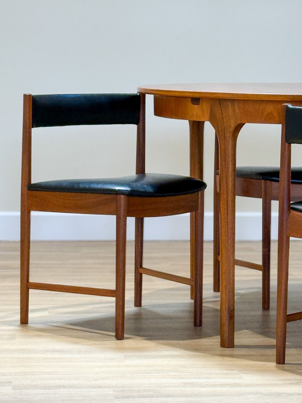 McIntosh Dunvegan Teak Dining Set – Round Extending Table & 4 Chairs (1960s Scotland) photo Furniture