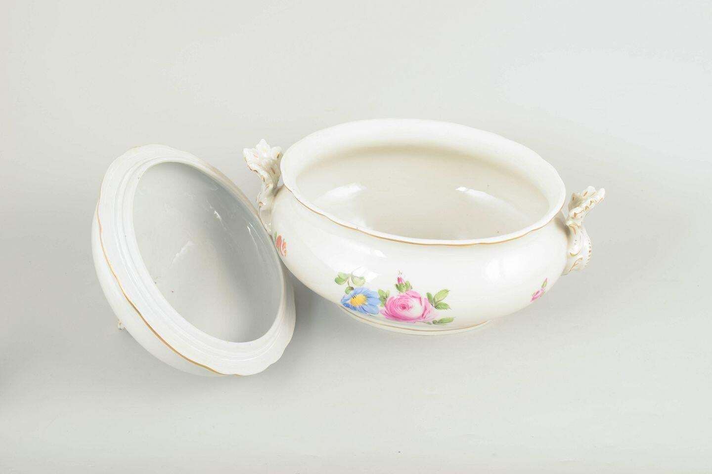 Meissen. Large Porcelain Tureen With Floral Decoration. Saxon Flower Pattern. photo for sale