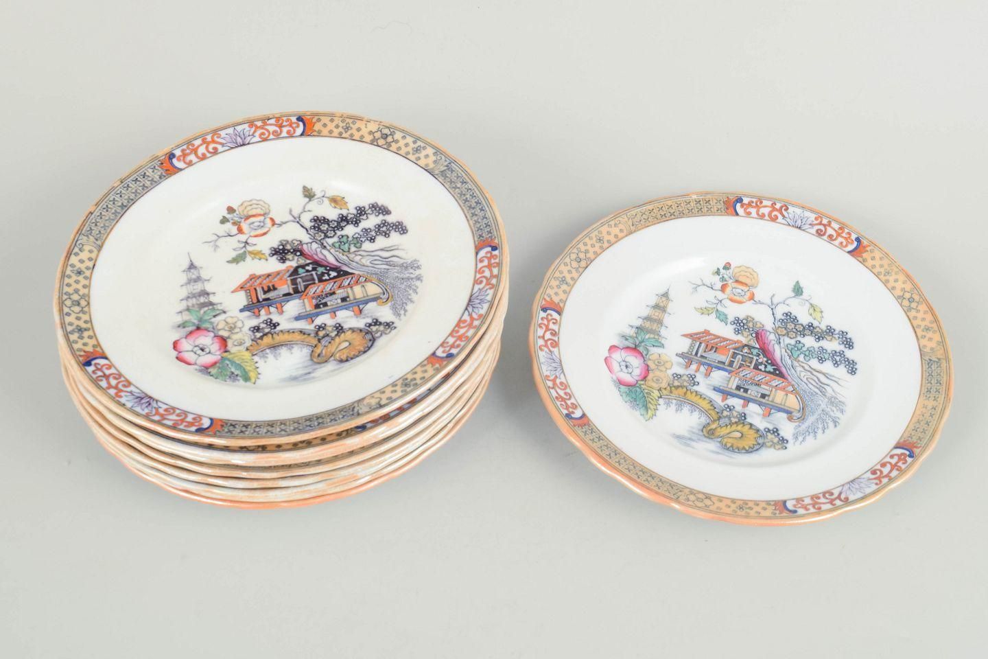 Rörstrand. Set van negen lunchborden in faience. Serie 'Japan'. Begin 20e eeuw. photo furniture