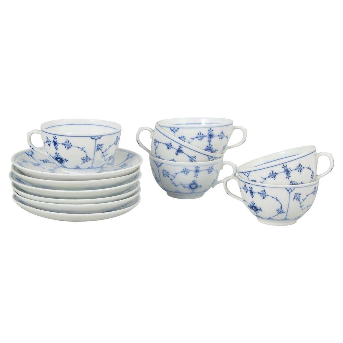 Royal Copenhagen Blue Fluted Plain. Service de six tasses à café et soucoupes en porcelaine