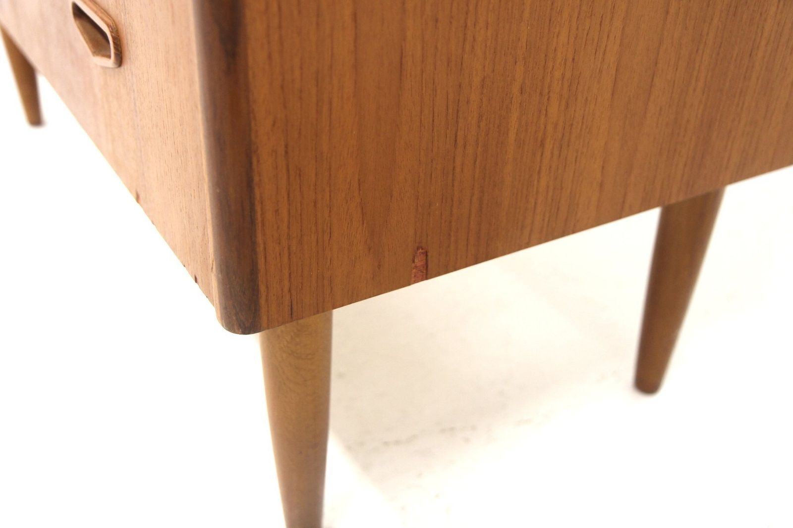 photo furniture Commode scandinave en teck, Suède, années 1960