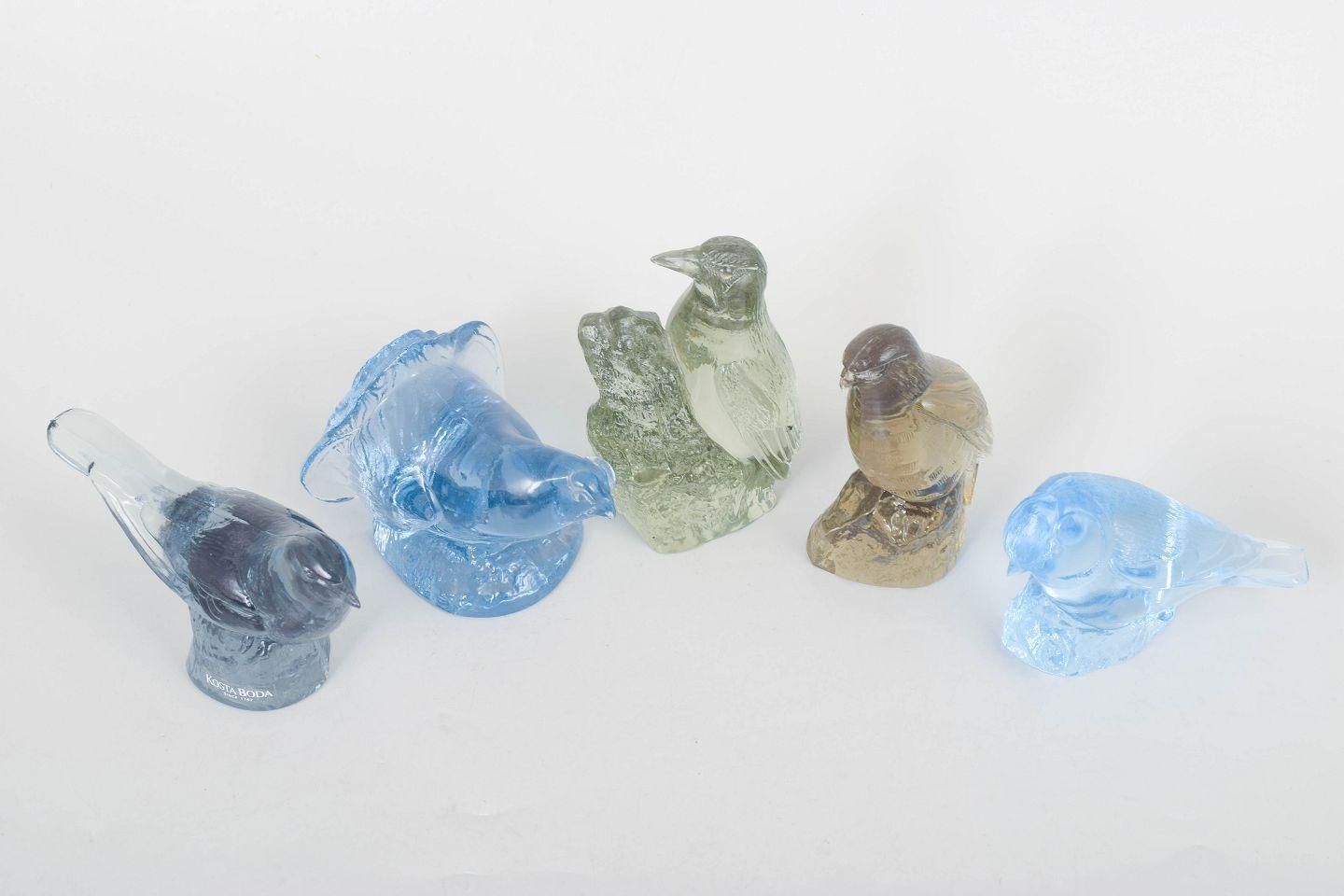 Paul Hoff, Kosta Boda. Set van vijf glazen vogelfiguren voor WMF. Jaren 1980 photo furniture