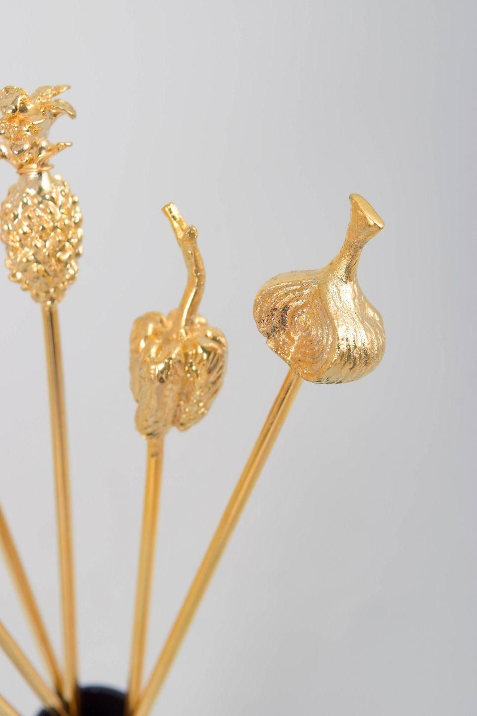 Skultuna. Zes Cocktailprikkers met Fruit- en Groentemotieven. Eind 20e Eeuw. photo Woonaccessoires