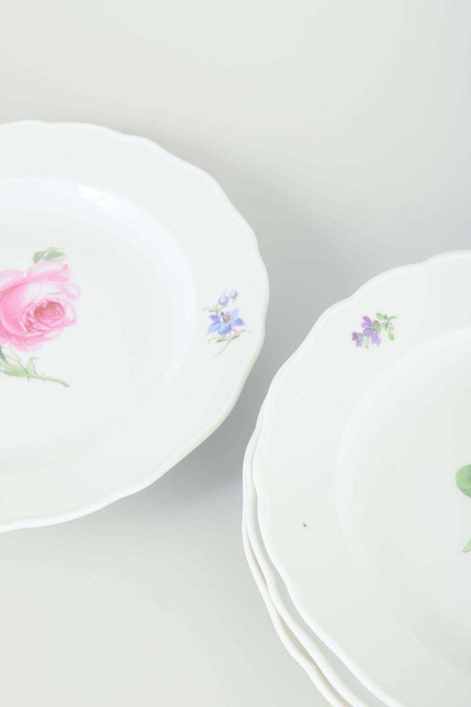 Meissen, Duitsland. Vier Porseleinen Borden Met Bloemdecoratie. Ca. jaren 1930 photo for sale