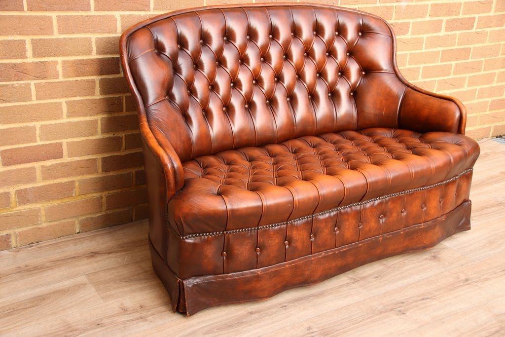 Wade Vintage Chesterfield Sofa photo furniture