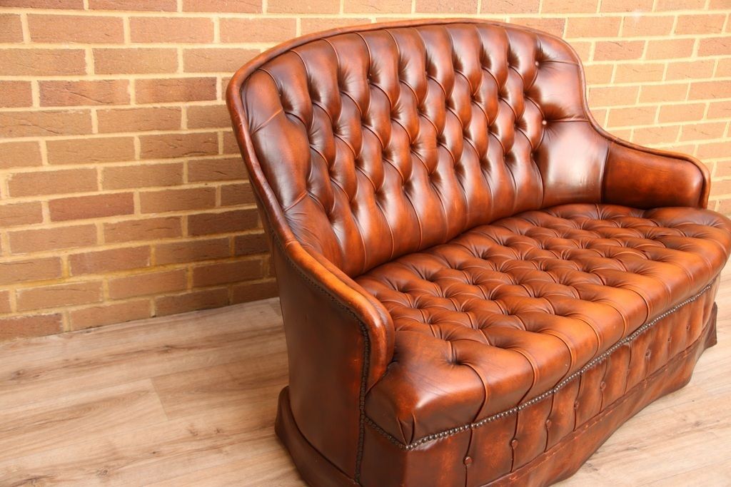 photo furniture Wade Vintage Chesterfield Sofa