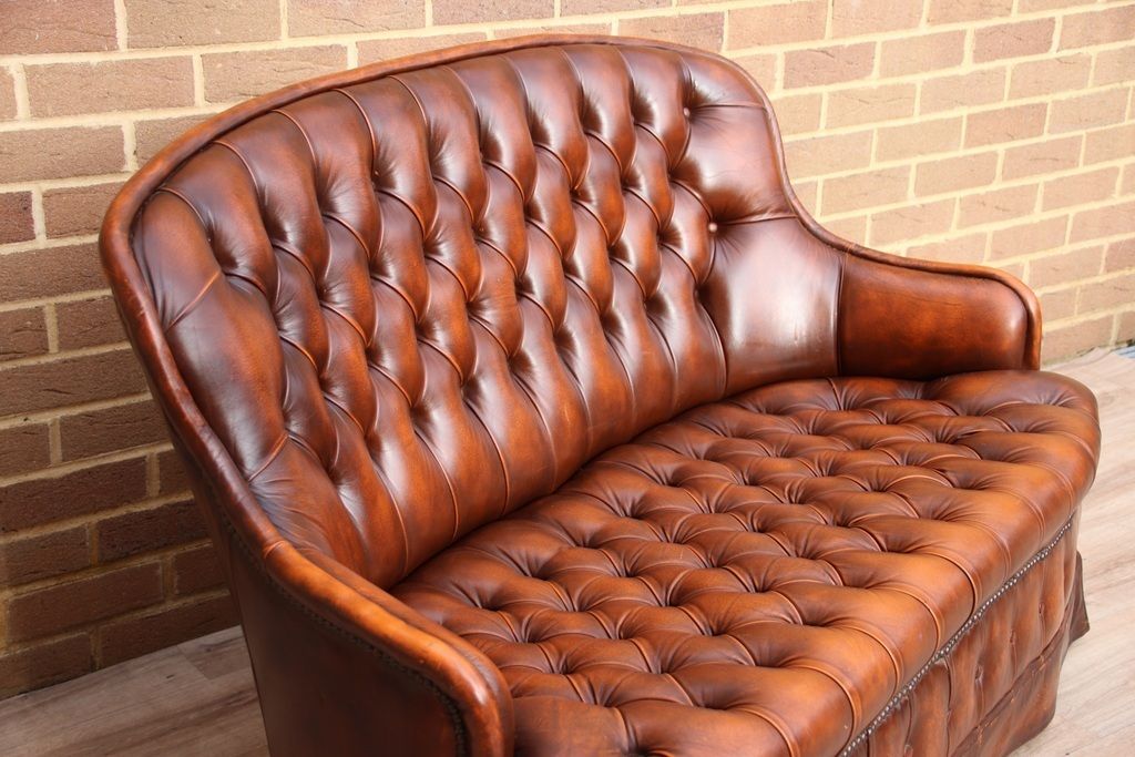Furniture Wade Vintage Chesterfield Sofa photo