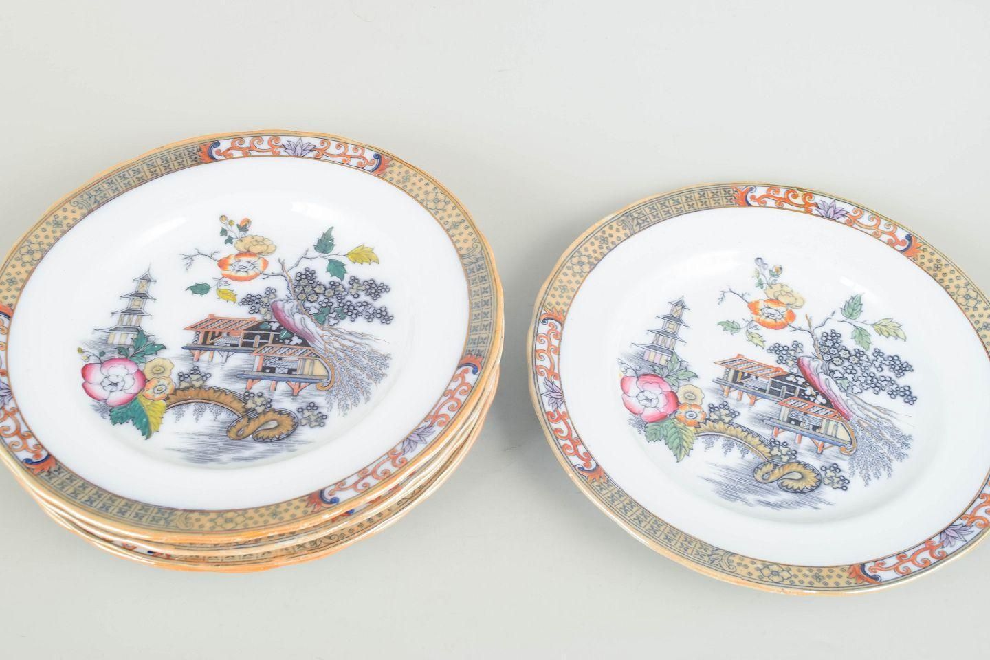 Rörstrand, Suède. Six assiettes plates en faïence. Série « Japan ». Début du XXe siècle. photo furniture