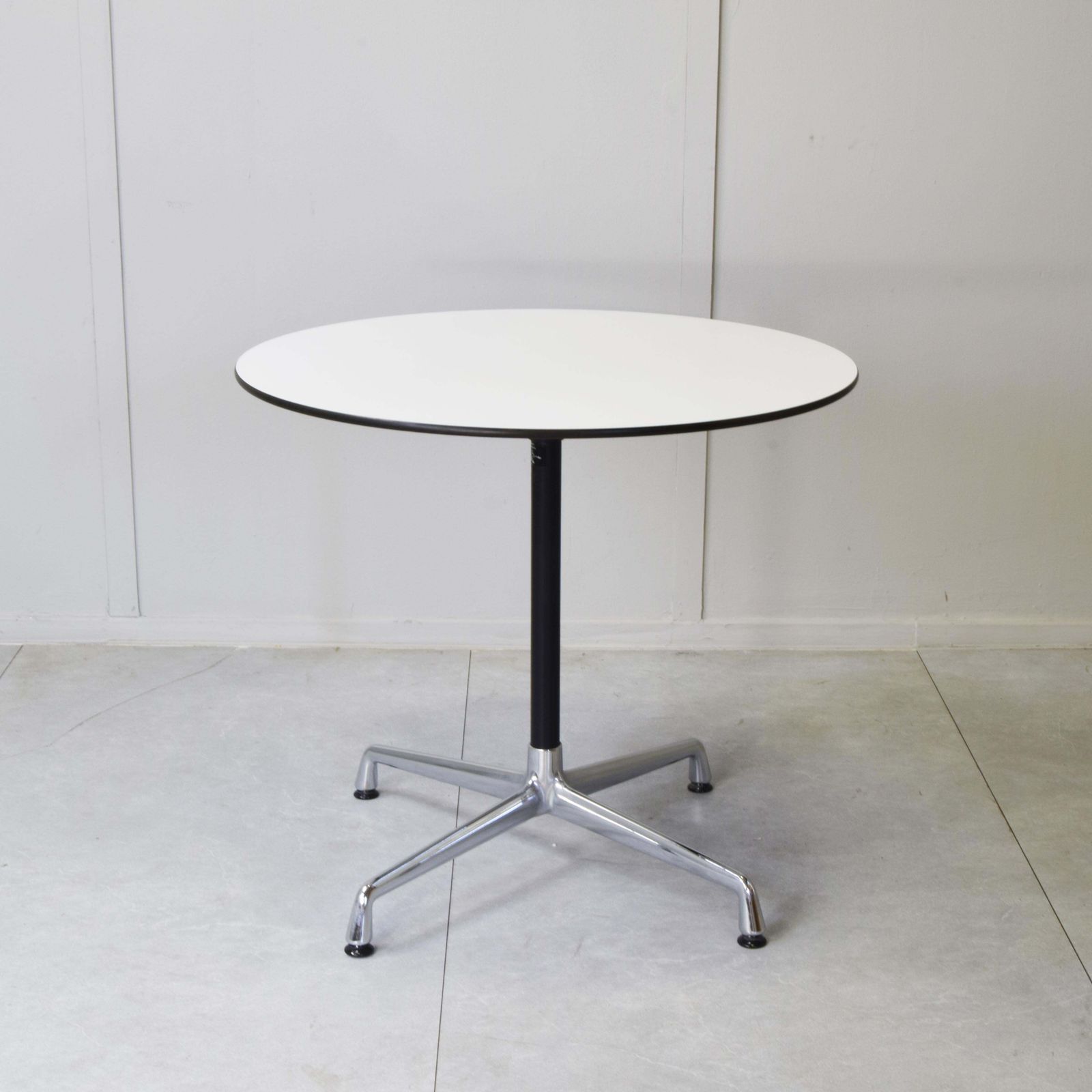 Charles & Ray Eames For Vitra Contract Round Table 1980s photo furniture