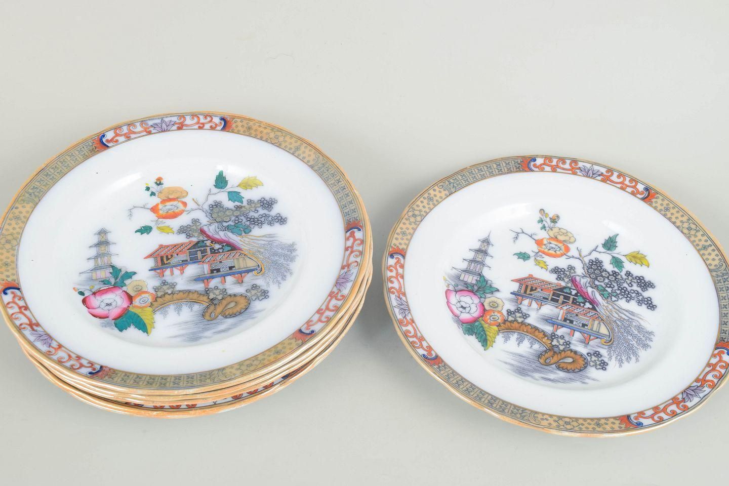 Rörstrand, Suède. Six assiettes plates en faïence. Série « Japan ». Début du XXe siècle. photo furniture