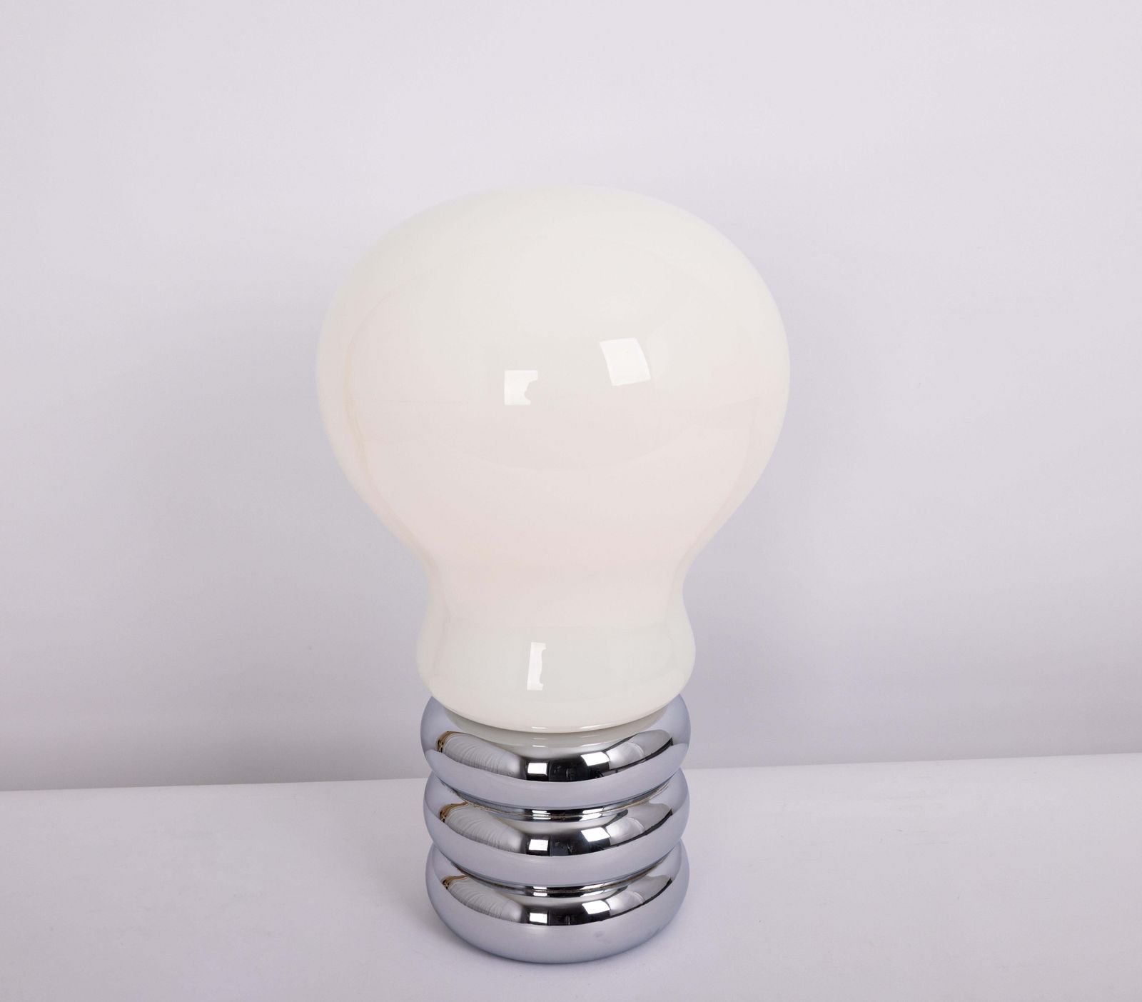 1 van 3 – Mid-Century Modern Duitse Giant Bulb van Ingo Maurer, jaren 1960 photo vintage