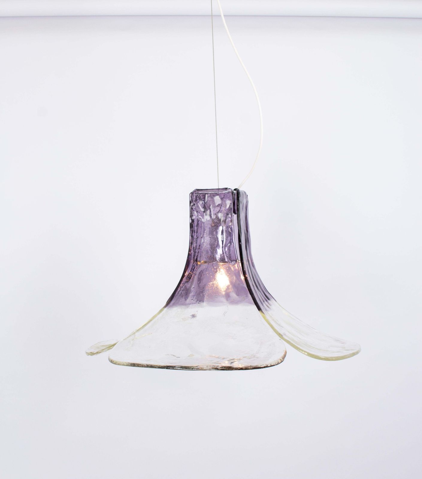 photo furniture Murano hanglamp ontworpen door Carlo Nason voor Kalmar, jaren 1970