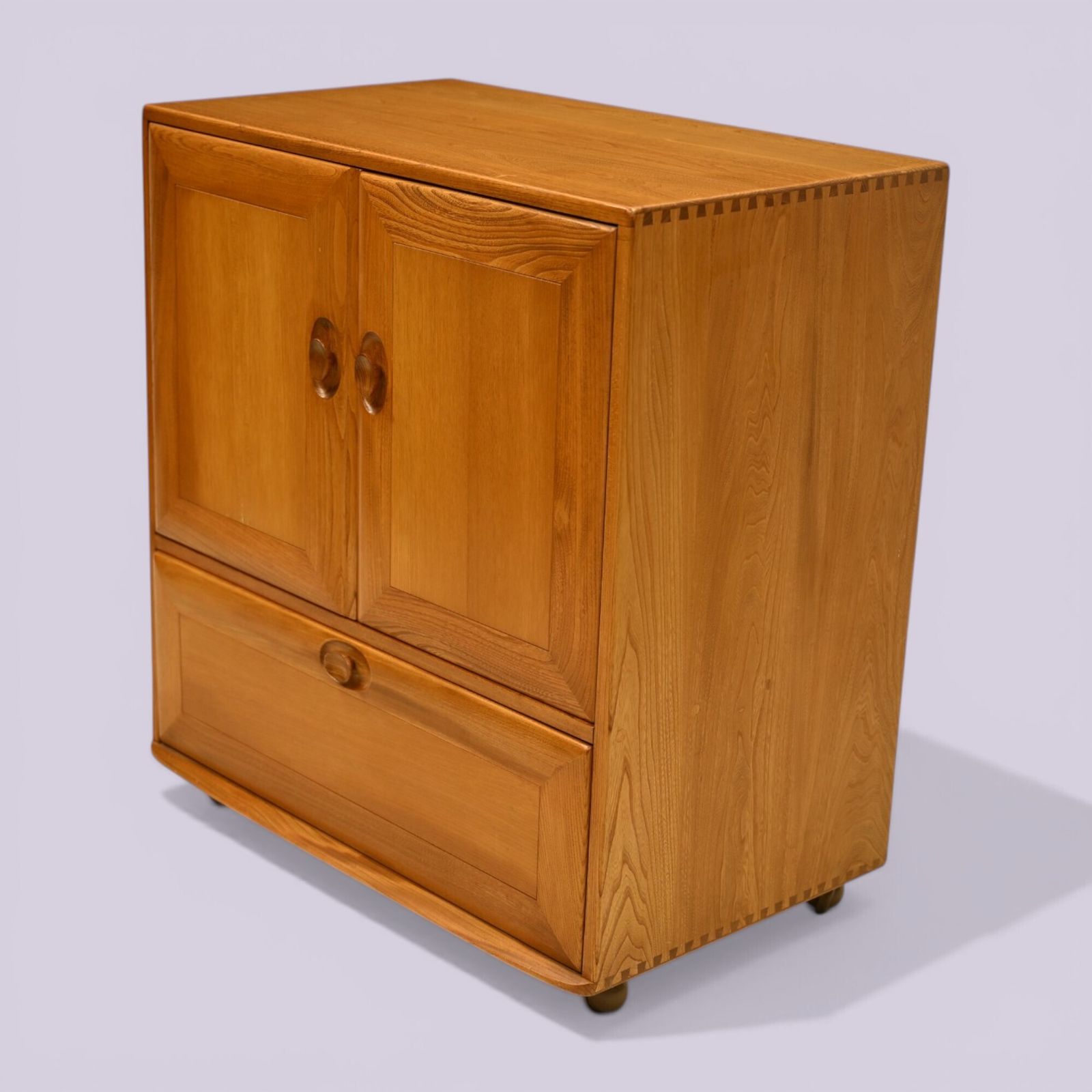 Ercol Mural Tv Video Cabinet Windsor Range Light Finish Free Uk Delivery photo furniture