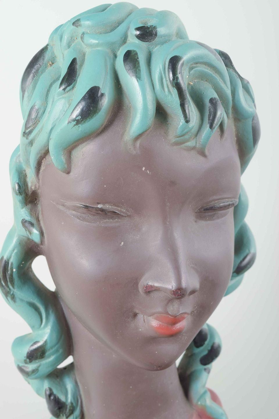 Gino Manca. Tête féminine stylisée aux cheveux turquoise. Milieu du XXe siècle photo furniture