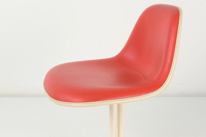 photo for sale One Chair By Charles & Ray Eames, 1965