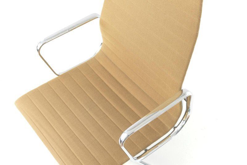 Furniture Alu Group Conference Chair By Ray And Charles Eames For Herman Miller, USA, 1958 photo