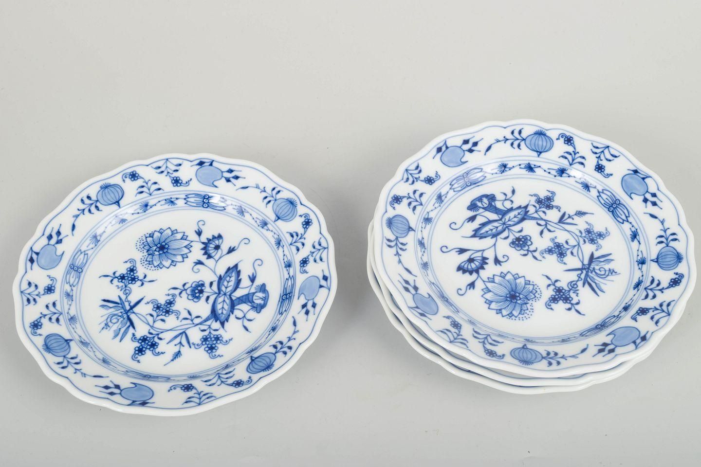 Meissen, Germany. 4 Porcelain Salad Plates. “Blue Onion” Pattern. Late 20th C. photo furniture