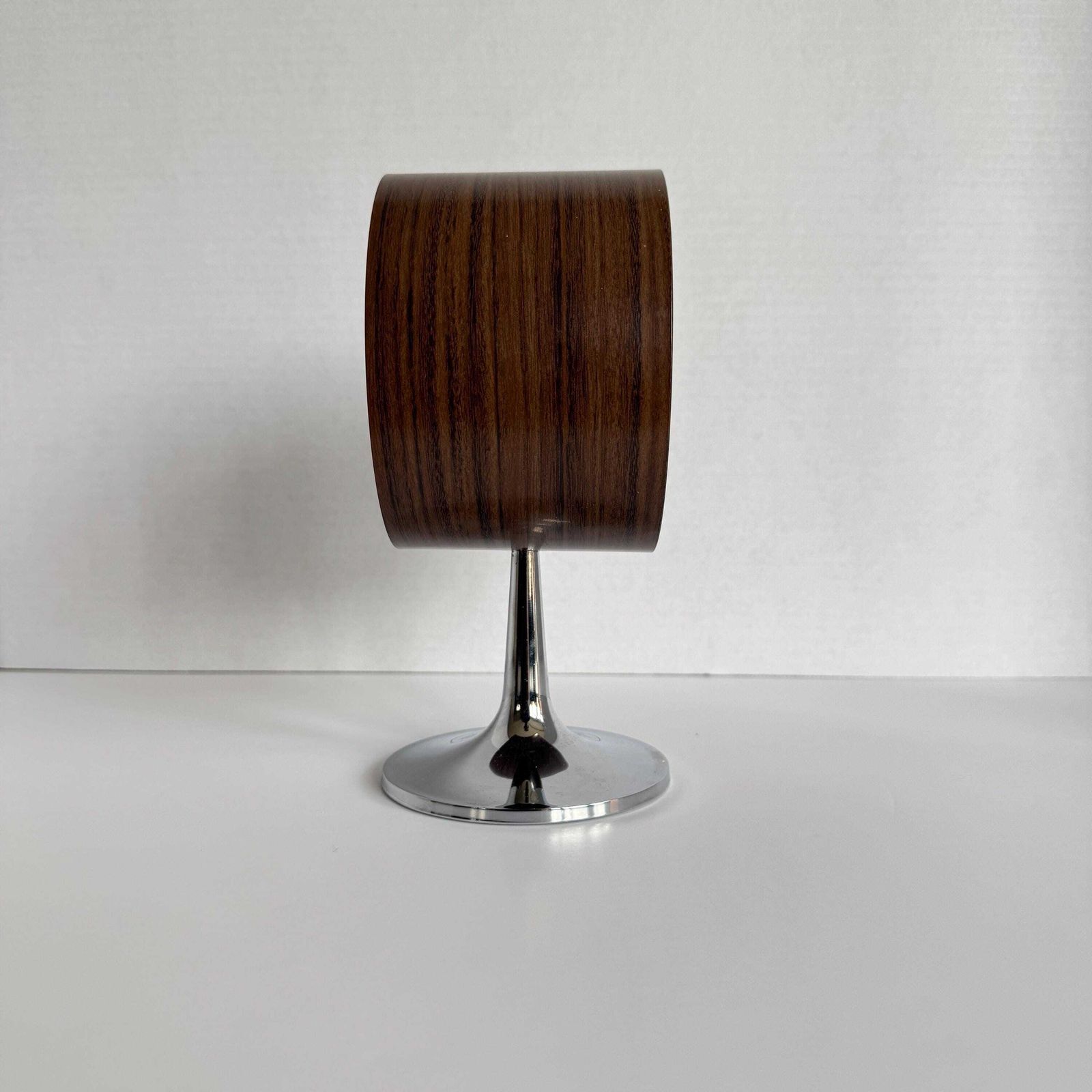 photo furniture 1970s Coral Space Age Tulip Pedestal Clock Mid Century Modern Japanese Alarm Clock