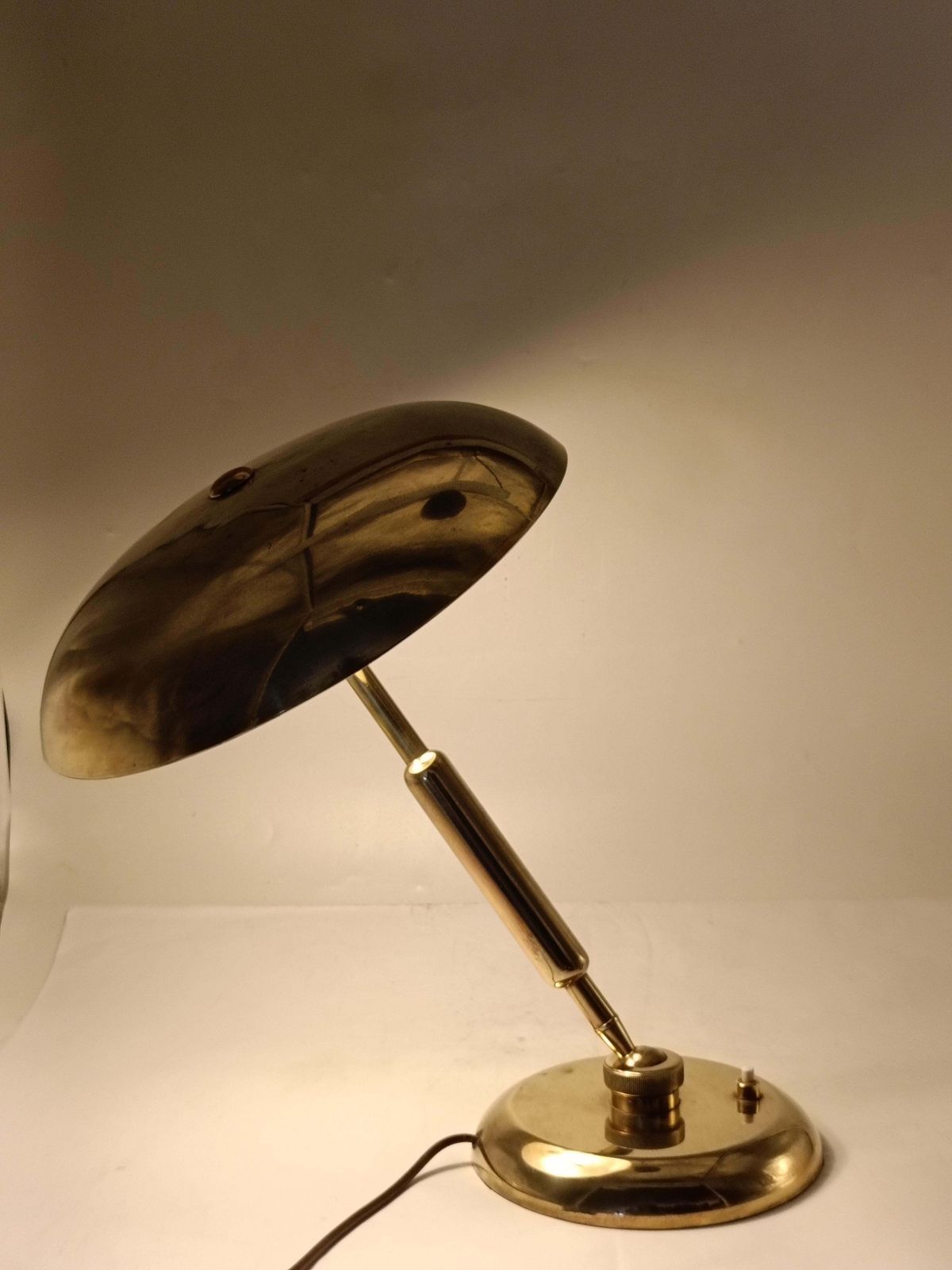 photo furniture Giovanni Michelucci Per Lariolux Lampada Da Tavolo In Ottone, Italia 1950s