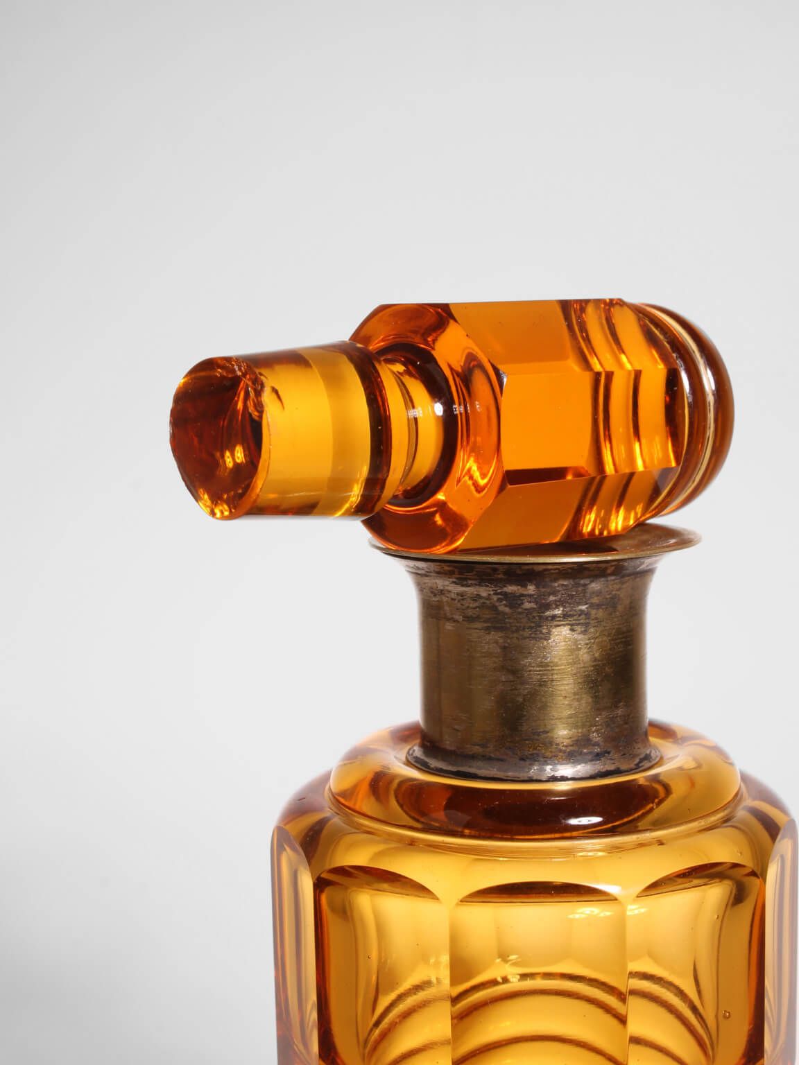 Art Deco amberkleurige glazen karaf 250 ml, jaren 1930 photo Woonaccessoires