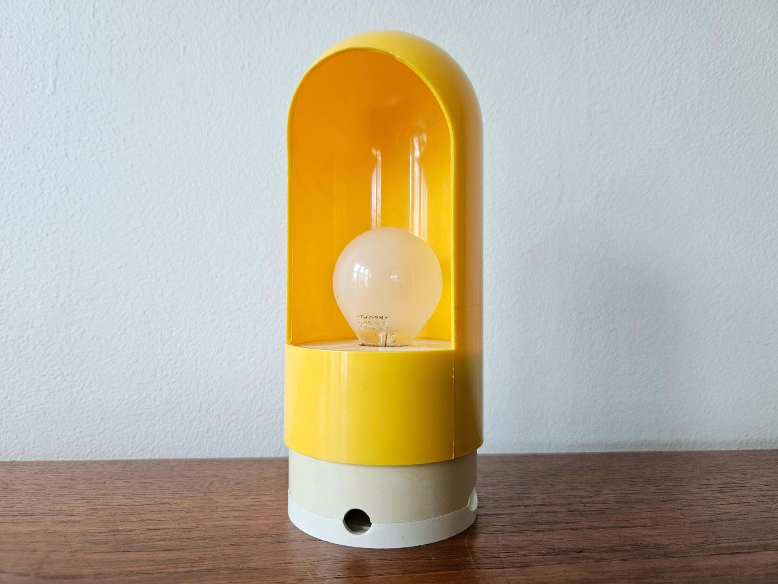 Zeldzame mid-century Space Age tafel- of wandlamp 'Astronaut', Italië, jaren 1970. photo furniture